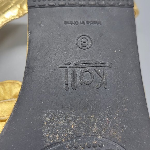 KALI Gold T-Strap Sandals - Picture 2 of 12